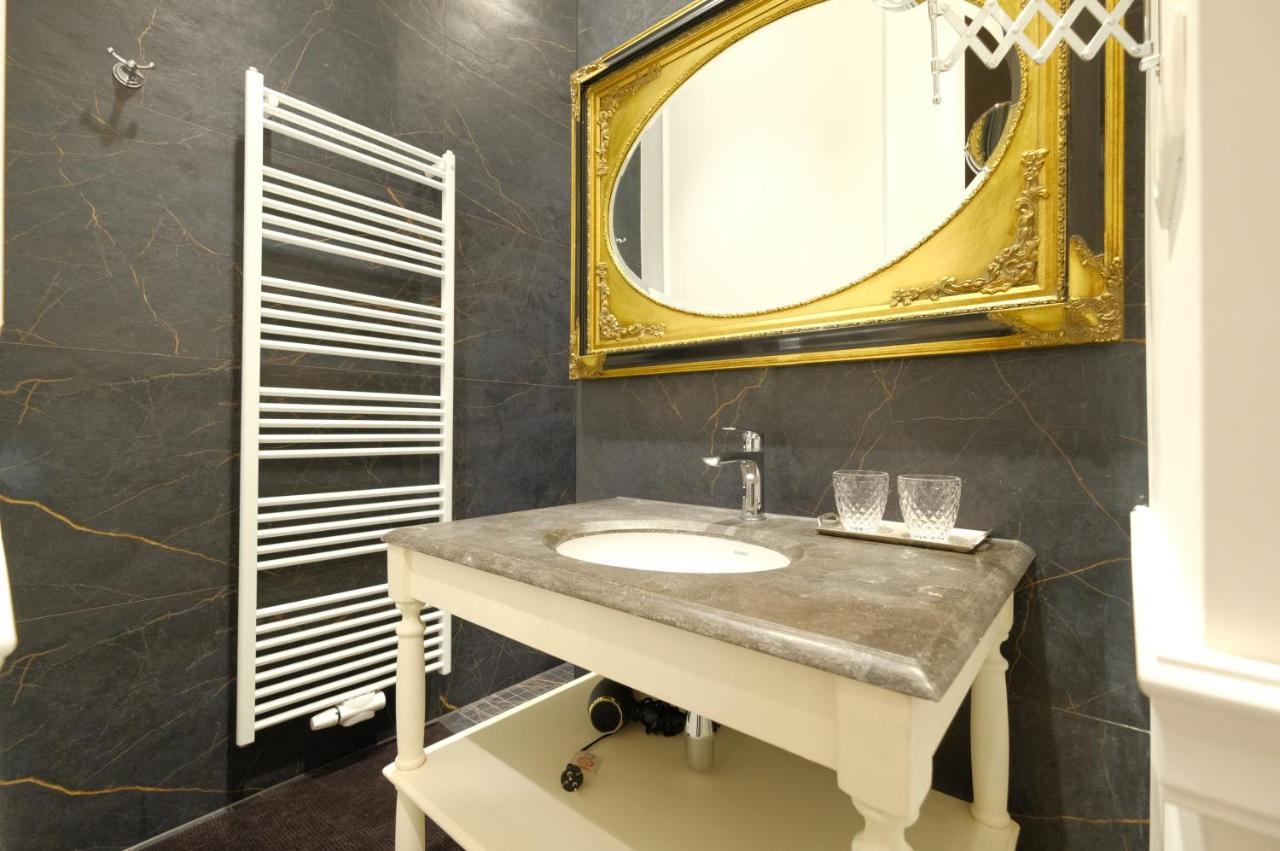 Suite La Duchesse Et Parking Prive Gratuit Mons Exterior foto
